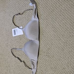 New with tag True & Co Convertible Wireless Bra